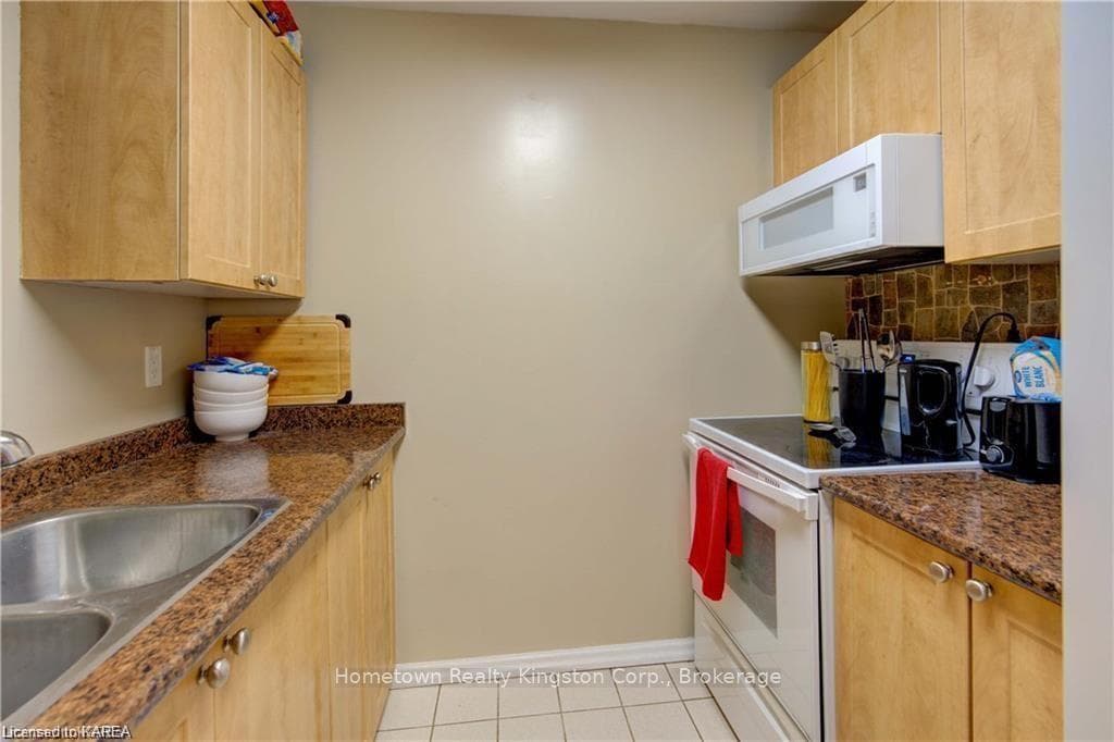 573 ARMSTRONG Road Unit 107 photo 14