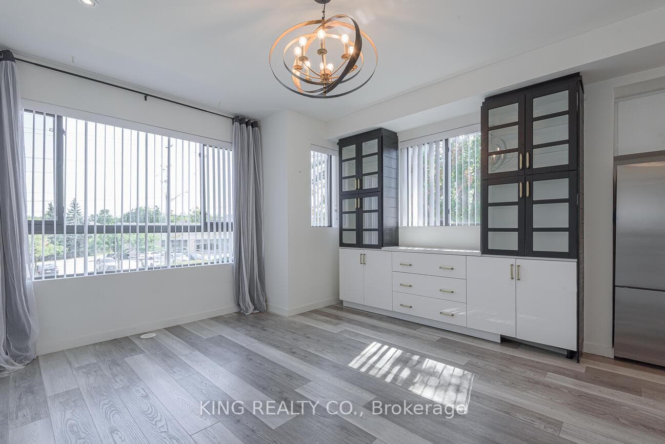 369 Essa Road Unit 104 photo 19