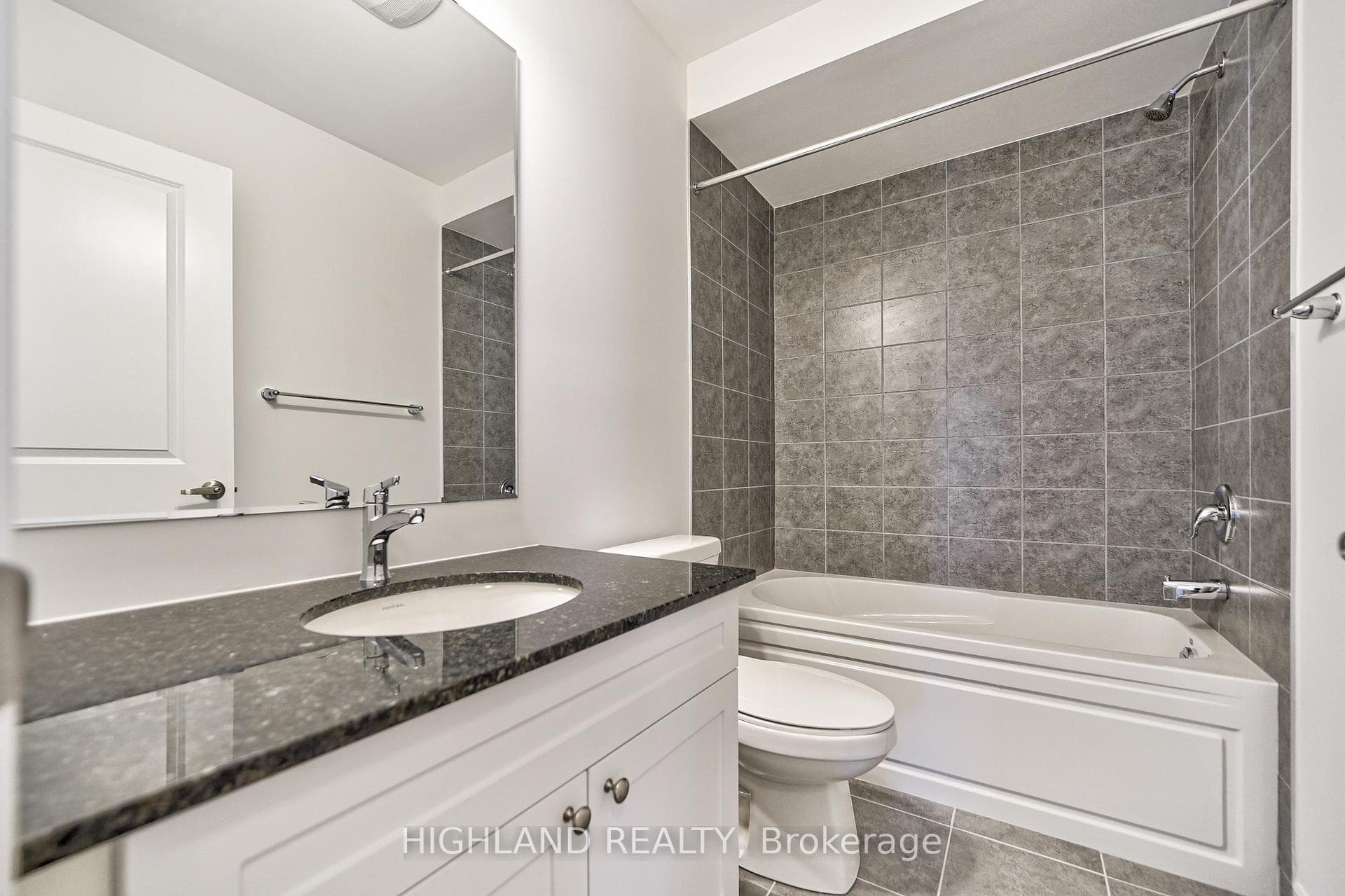 1839 Thames Circle photo 26