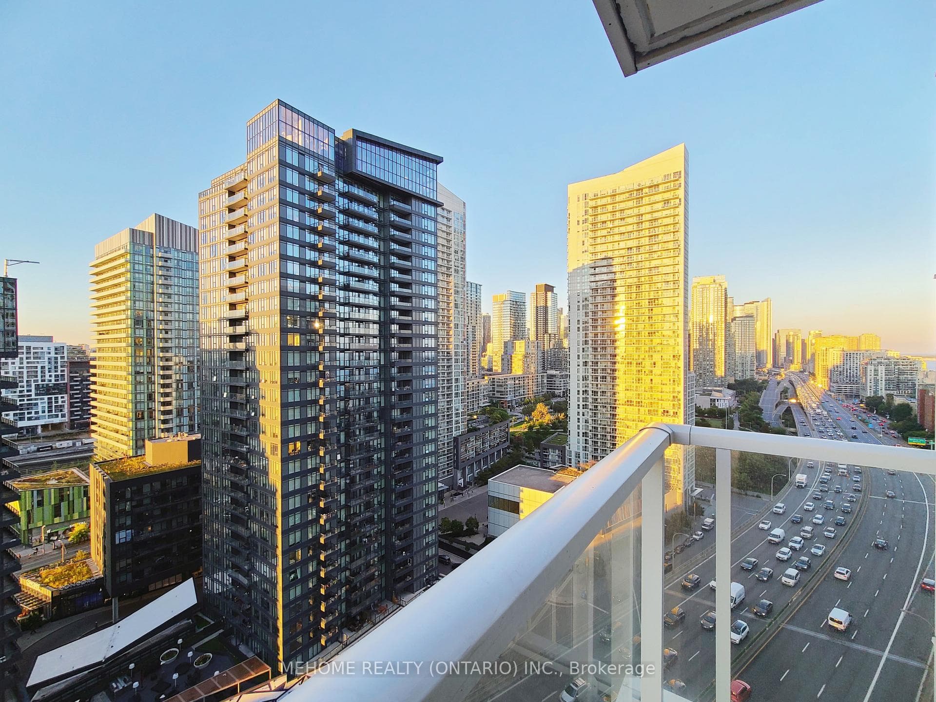 19 Bathurst Street Unit 2305 photo 3