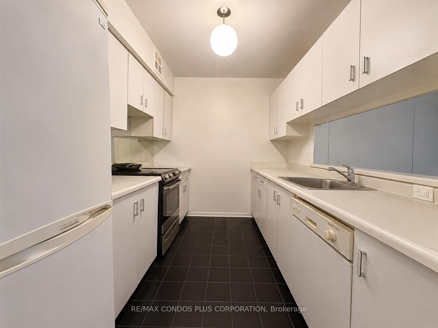 1055 Bay Street Unit 508 photo 5