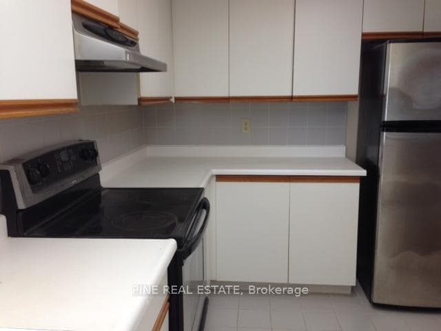 77 Harbour Square Unit 3207 photo 17