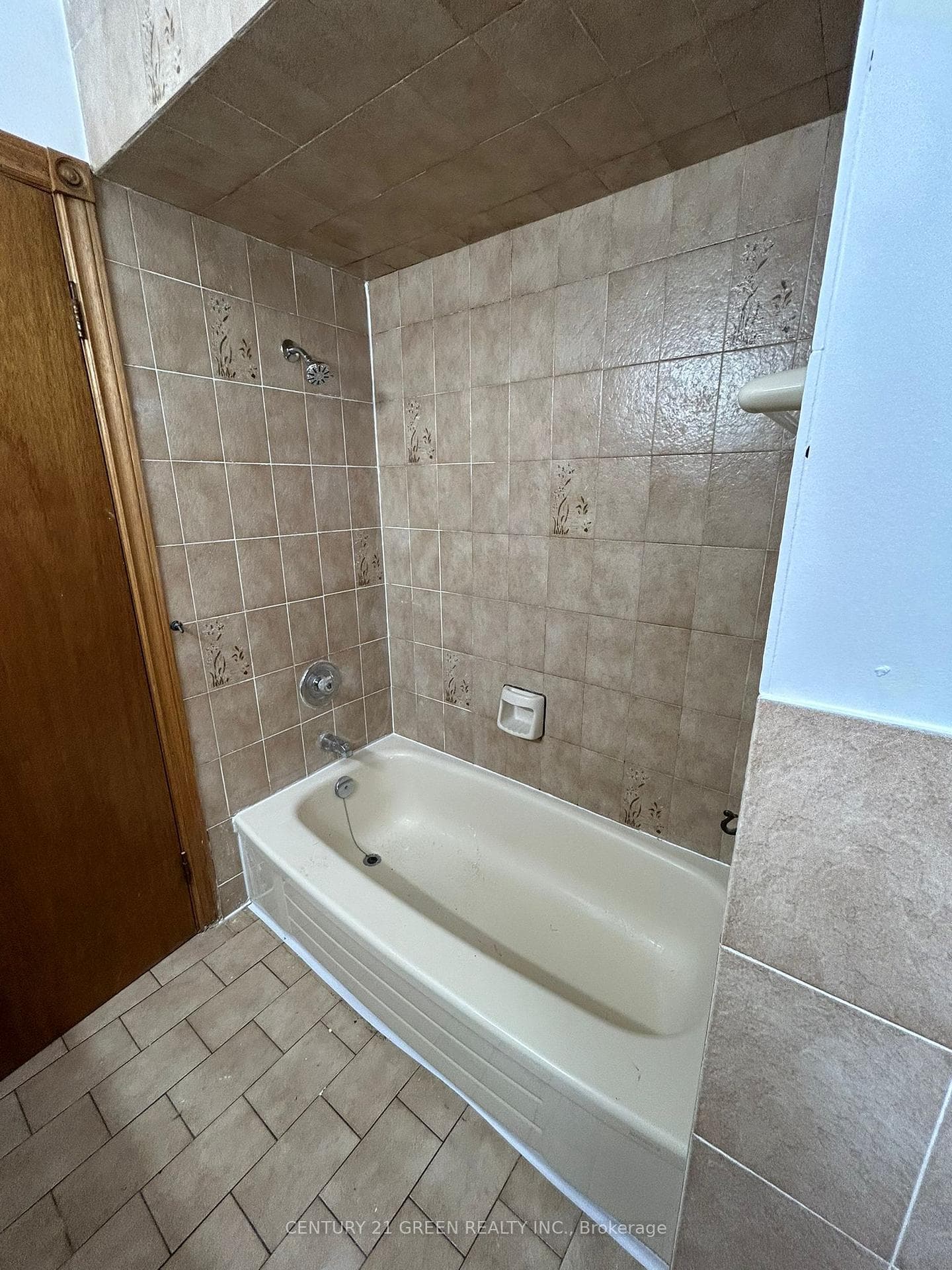 719 Keates Avenue Unit Main photo 23