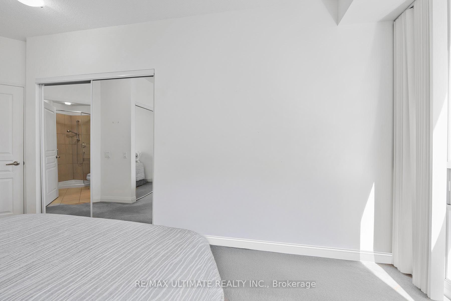 1121 Bay Street Unit 707 photo 13