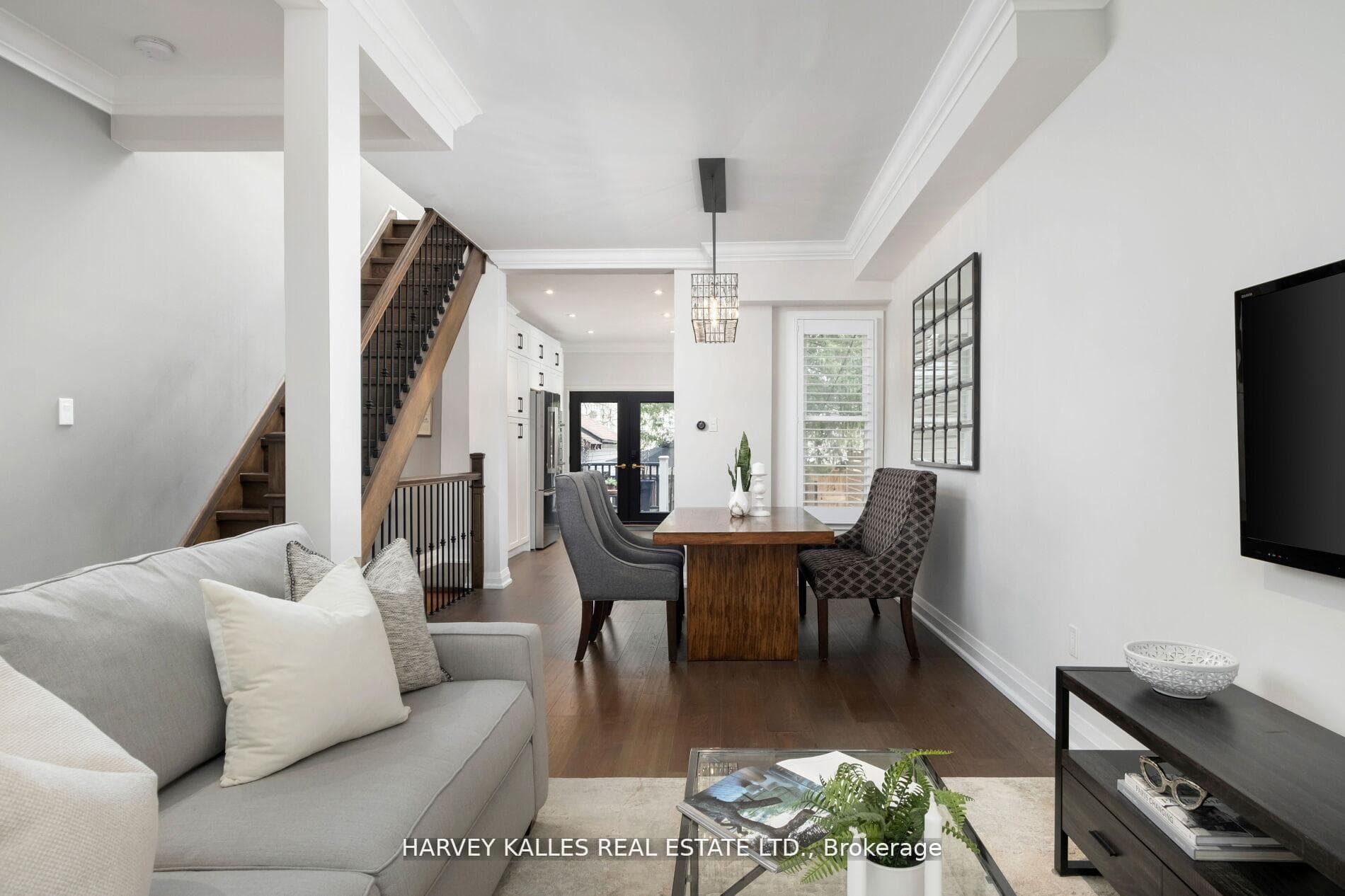 65 Tiverton Avenue photo 8