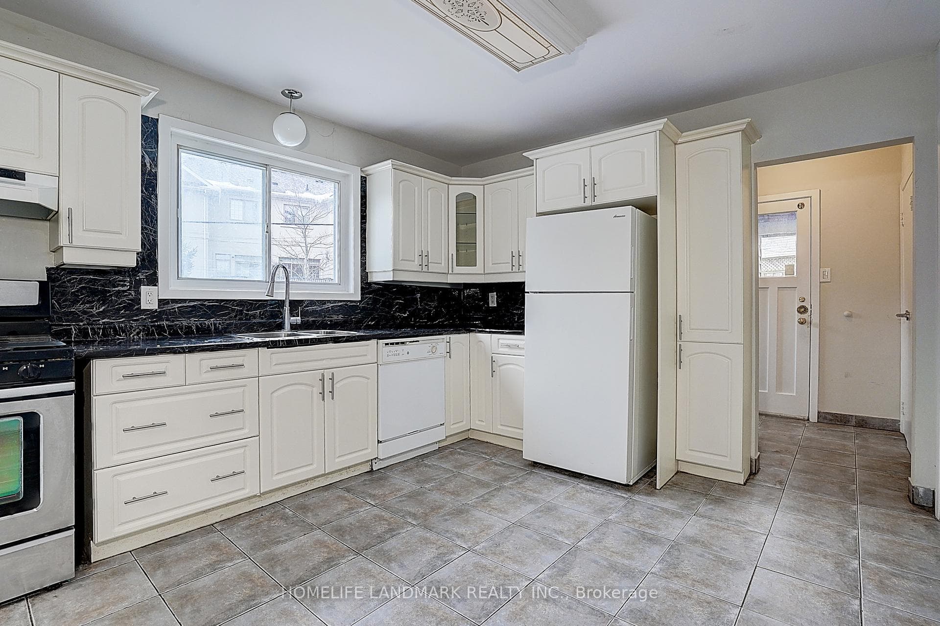 11 Ennismore Place photo 15