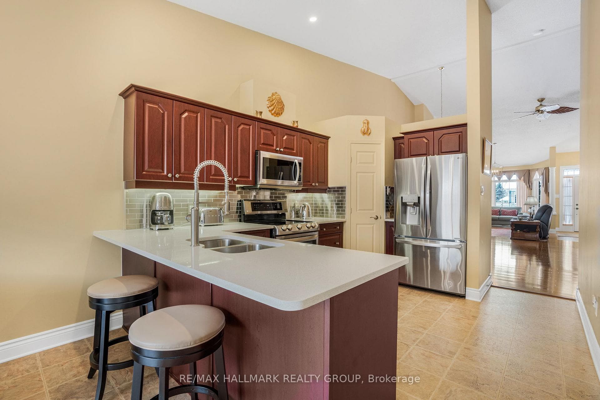 356 Quartz Avenue photo 9