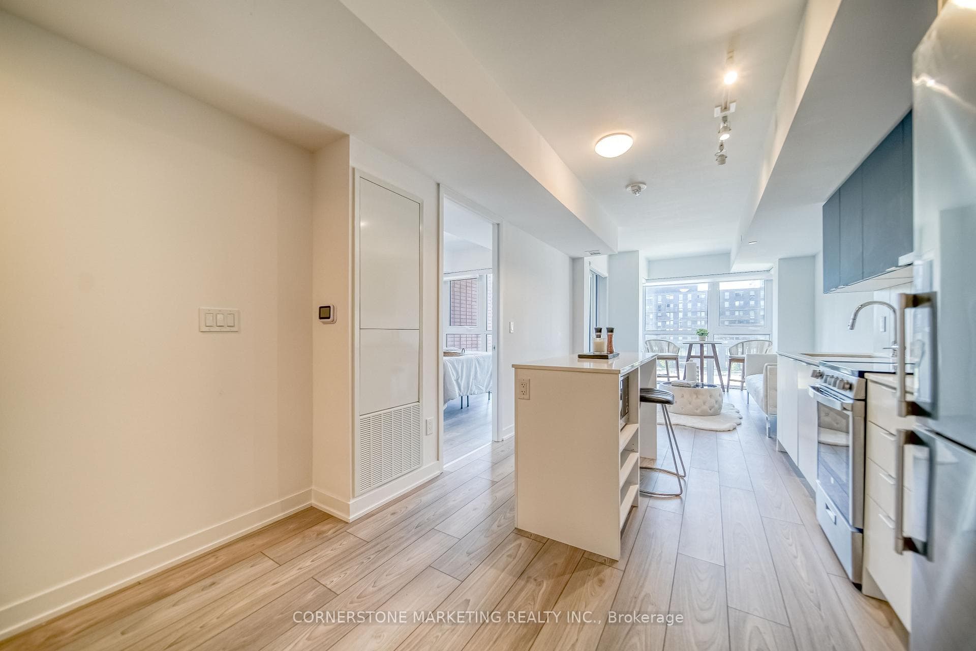 8 Tippett Road Unit 428 photo 5