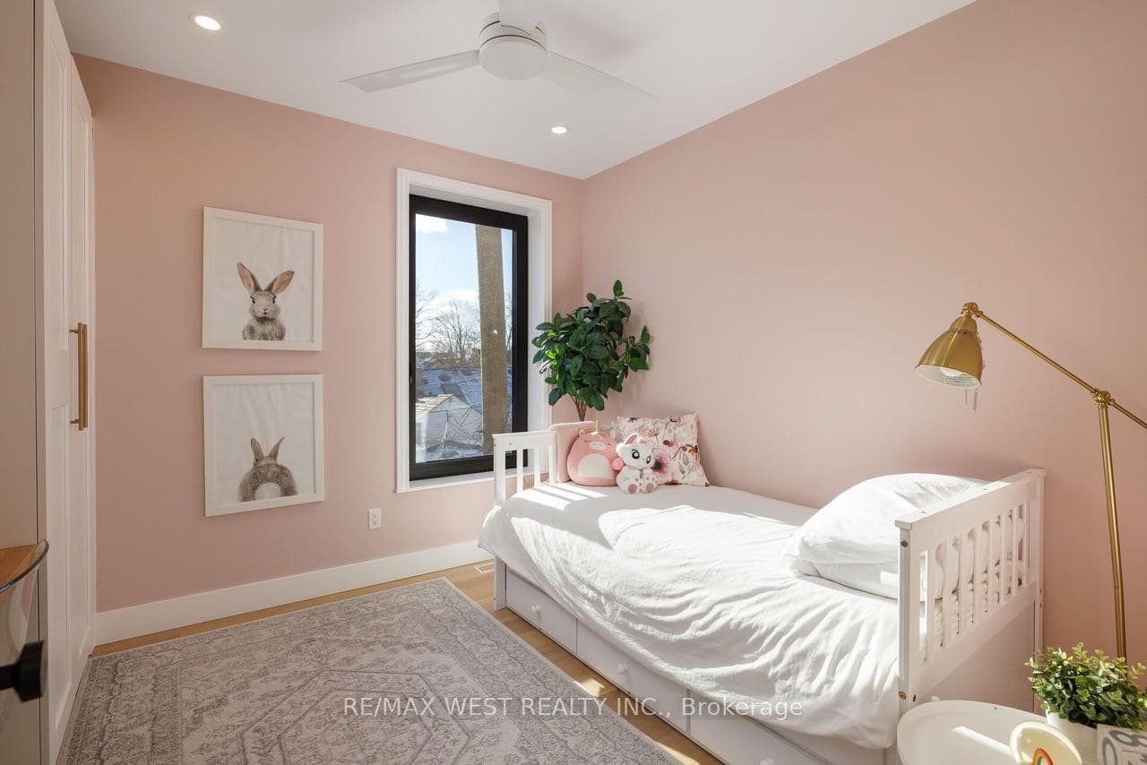 22 Cowan Avenue photo 15
