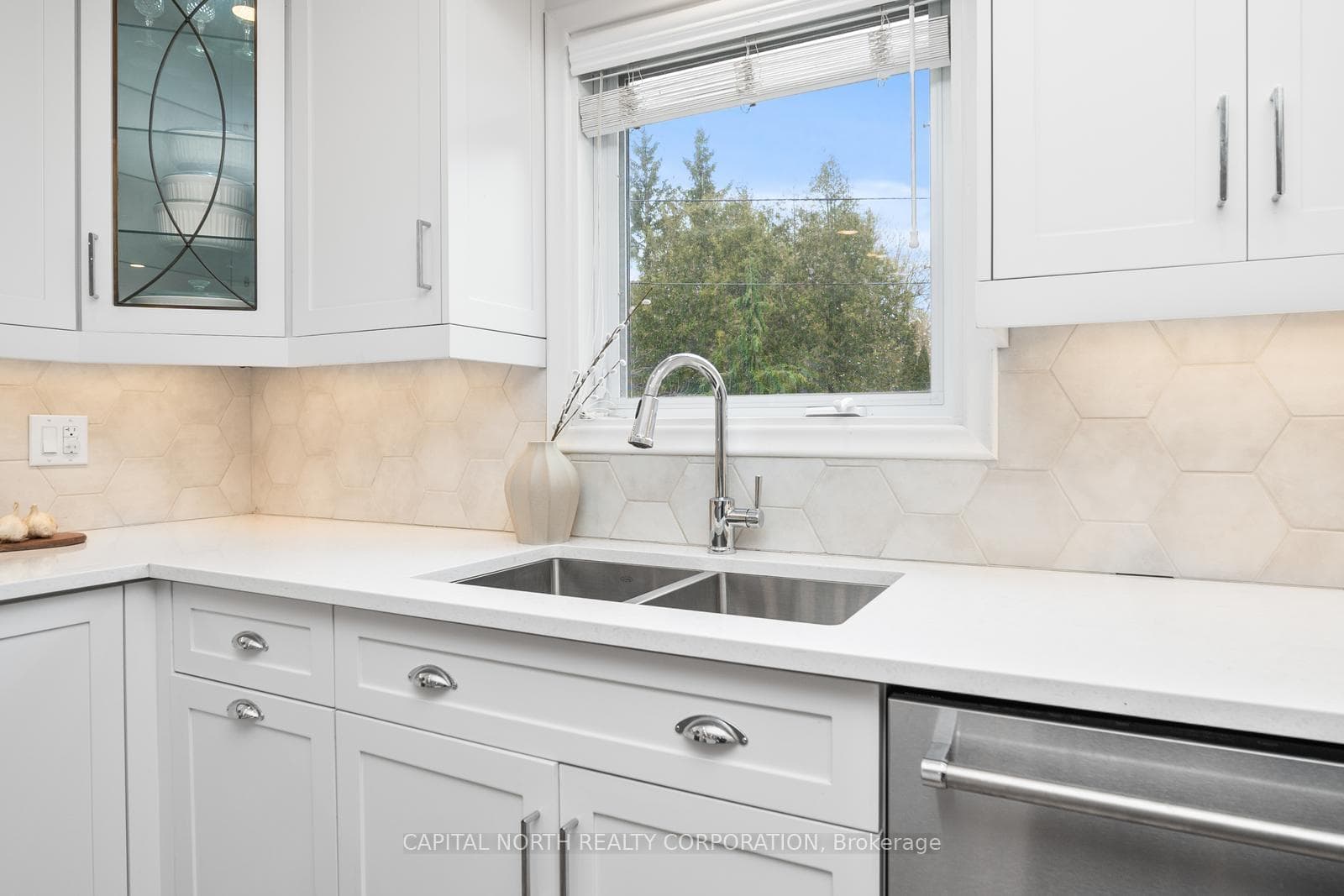 142 McIntosh Street photo 11