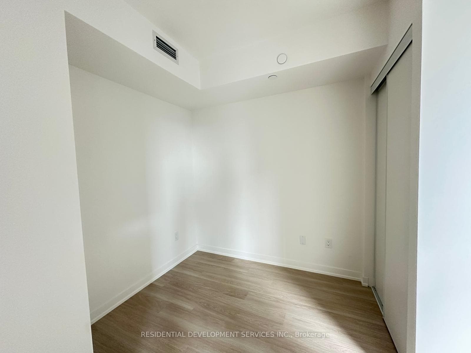 500 Wilson Avenue Unit 605 photo 8