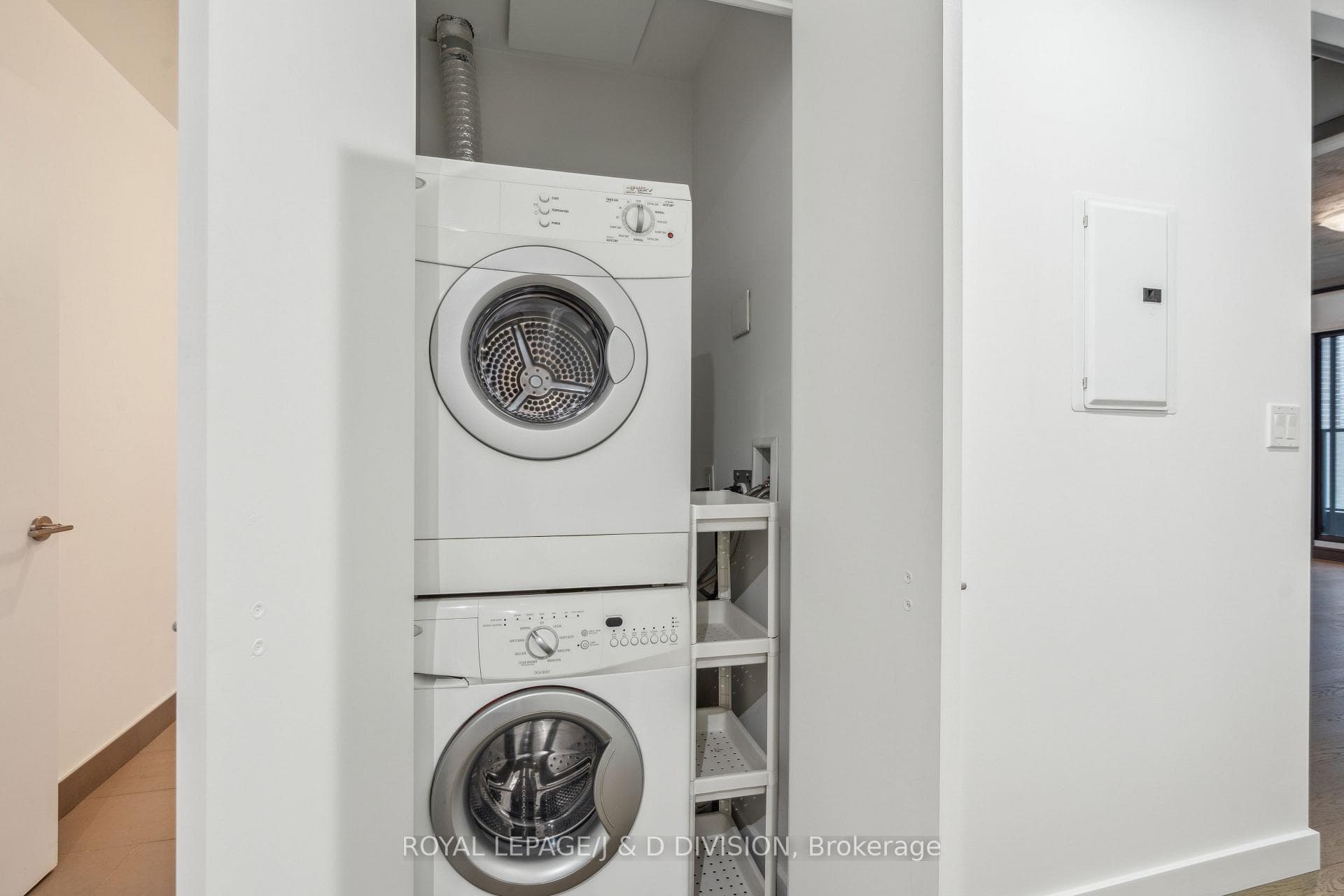 111 Bathurst Street Unit 423 photo 26
