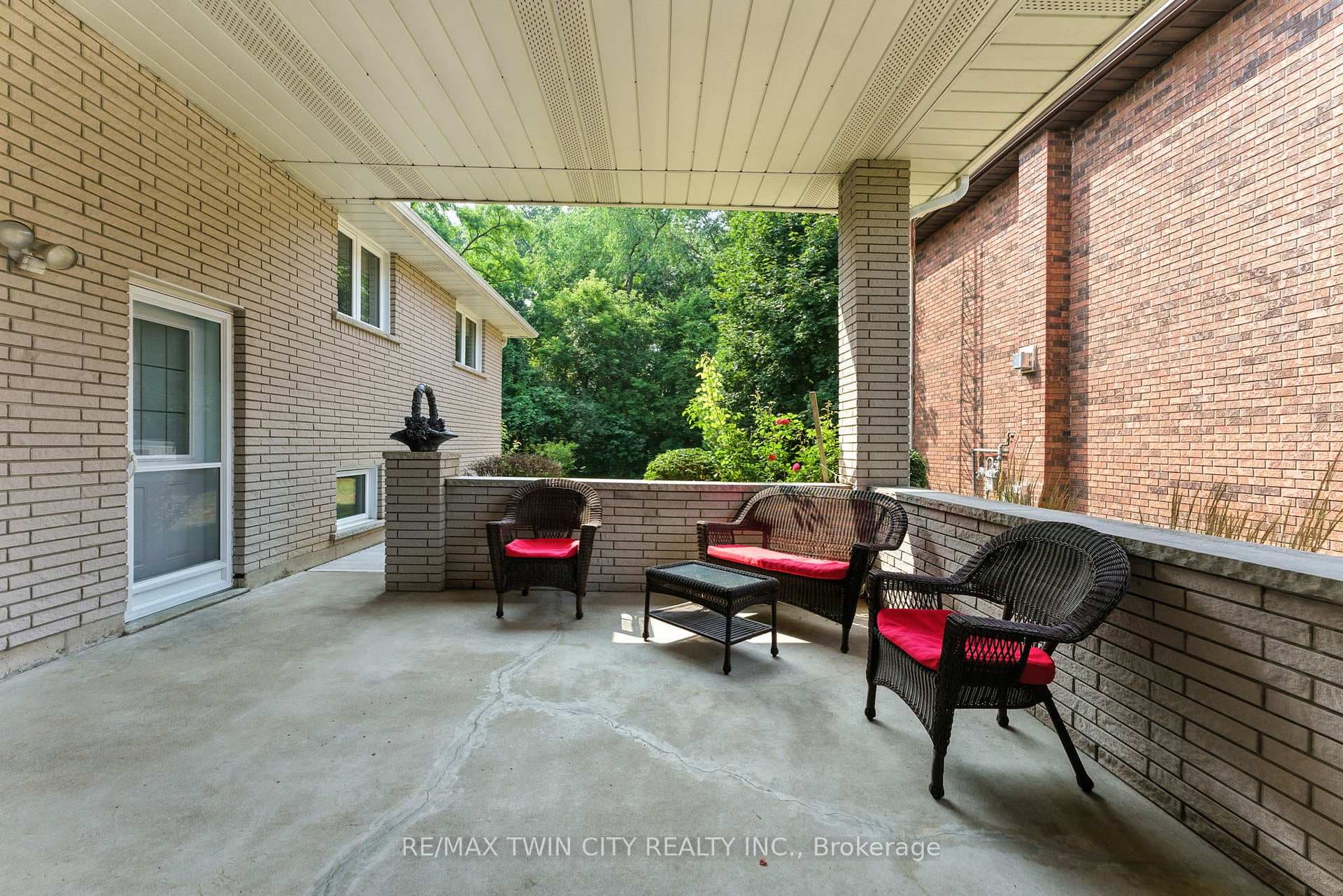 77 Glenwood Drive photo 39