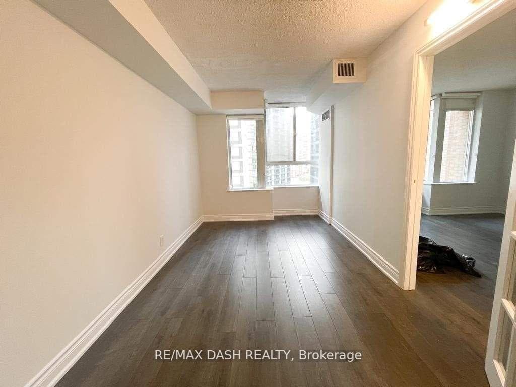 44 Gerrard Street Unit 1008 photo 3