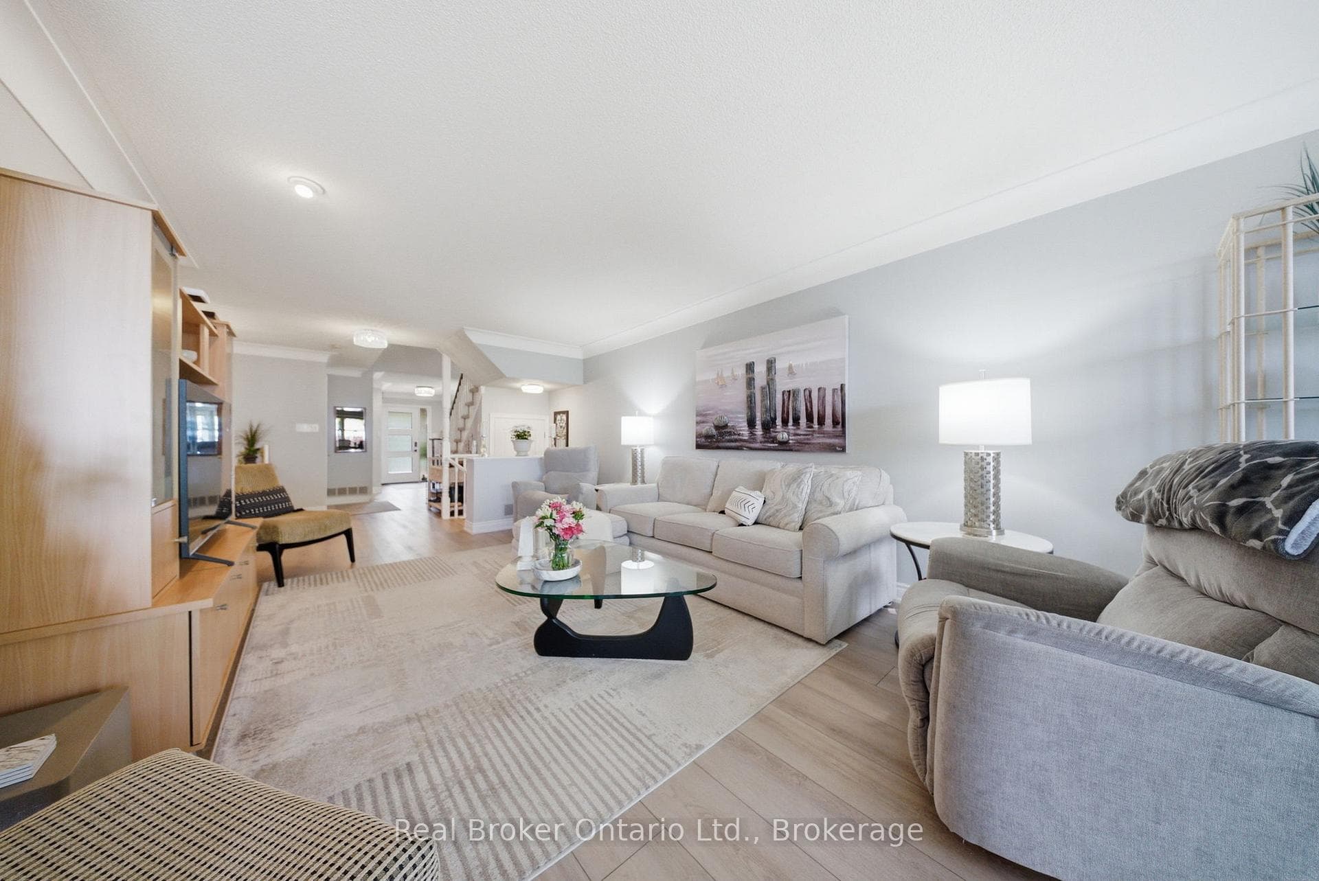 23 Edgewater Drive photo 8
