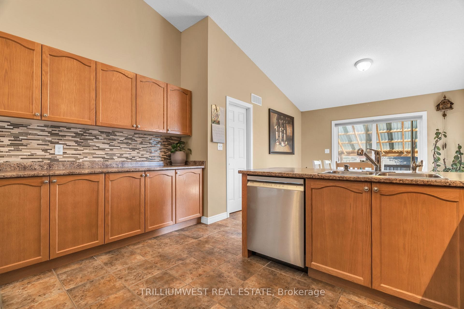 53 Bowen Drive photo 11