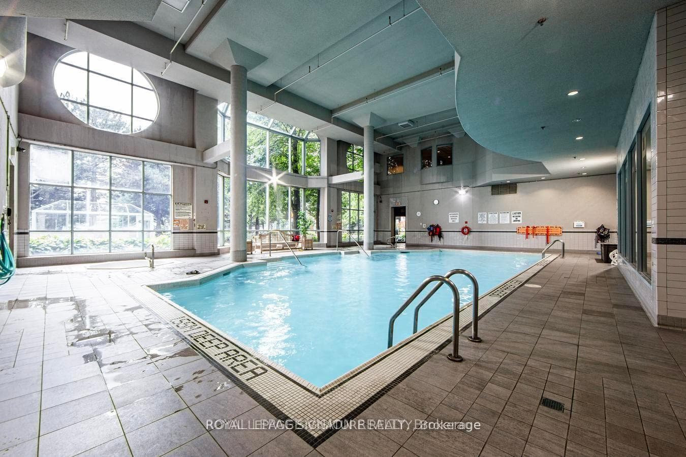 88 Corporate Drive Unit 1119 photo 21