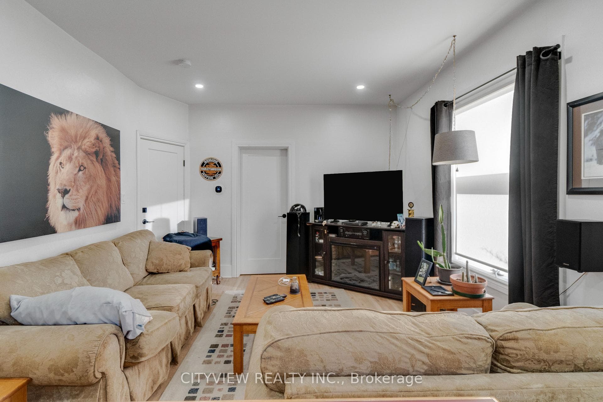 382 Beach Road photo 9