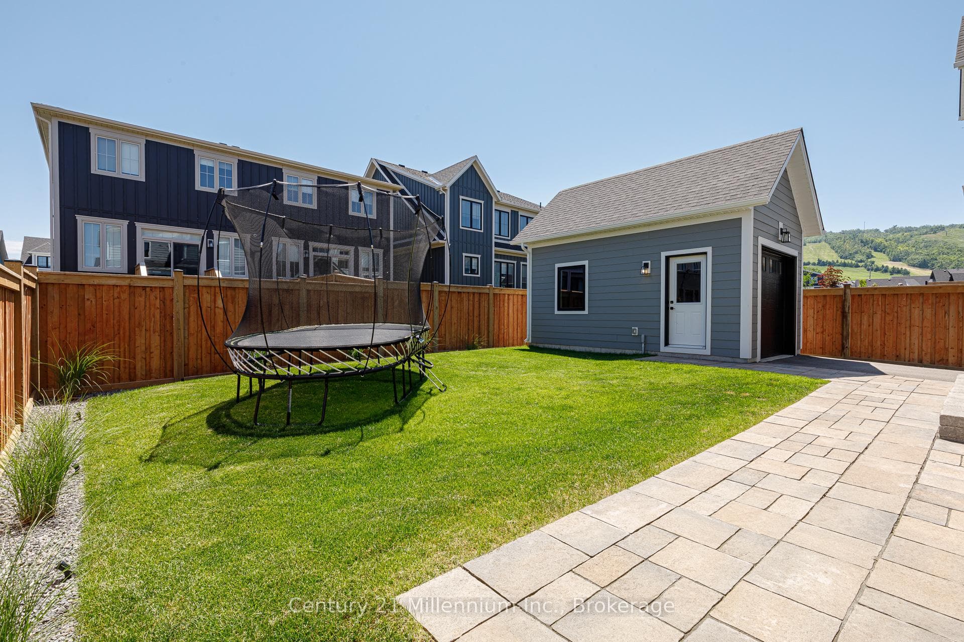 135 Sycamore Street photo 40