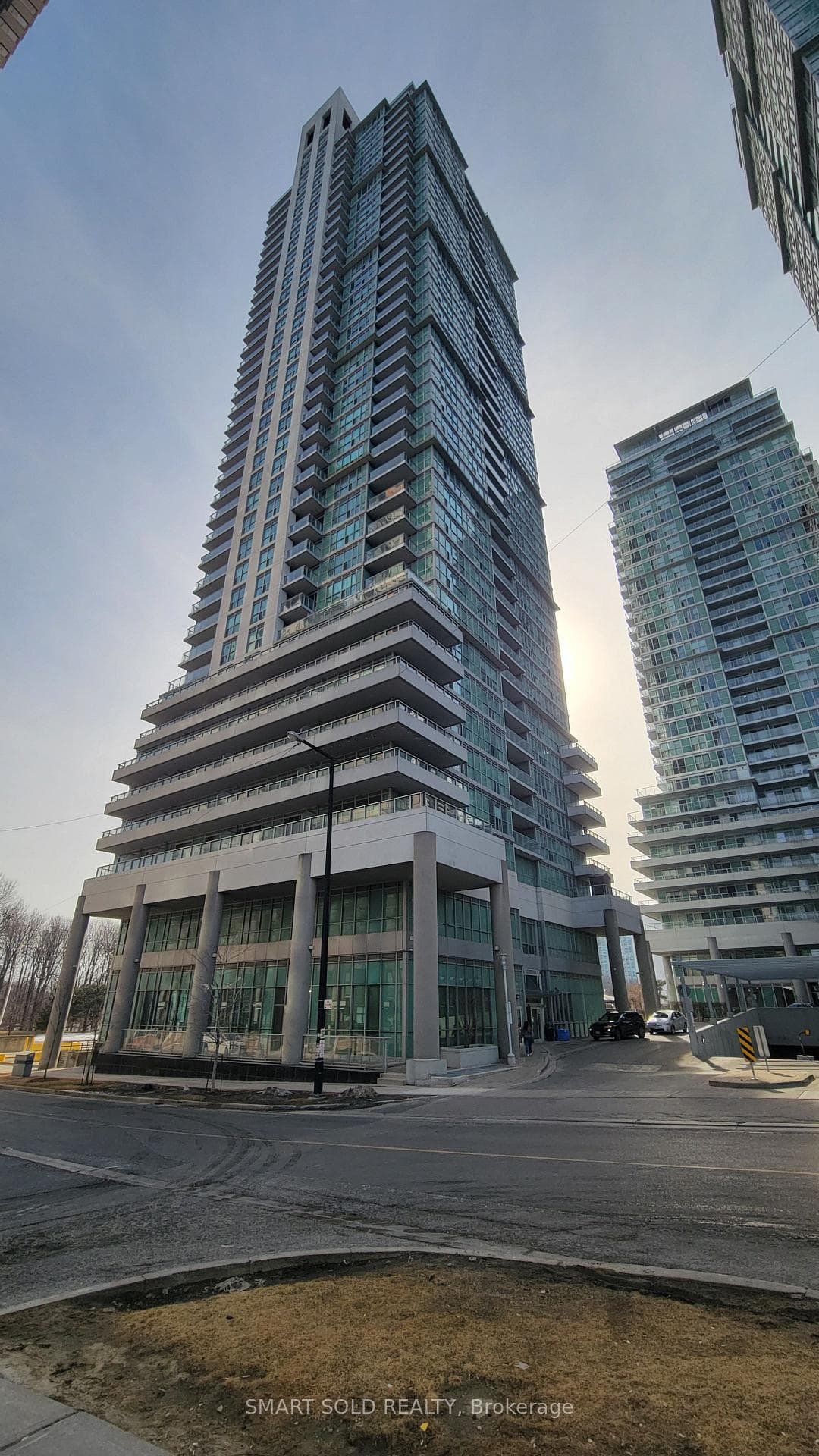 50 Town Centre Court Unit 2707 photo 1