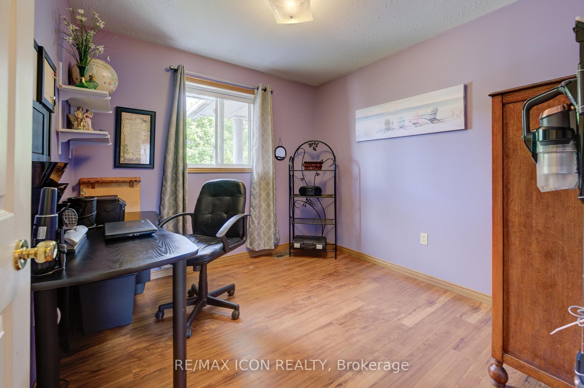 178 Melissa Crescent photo 23