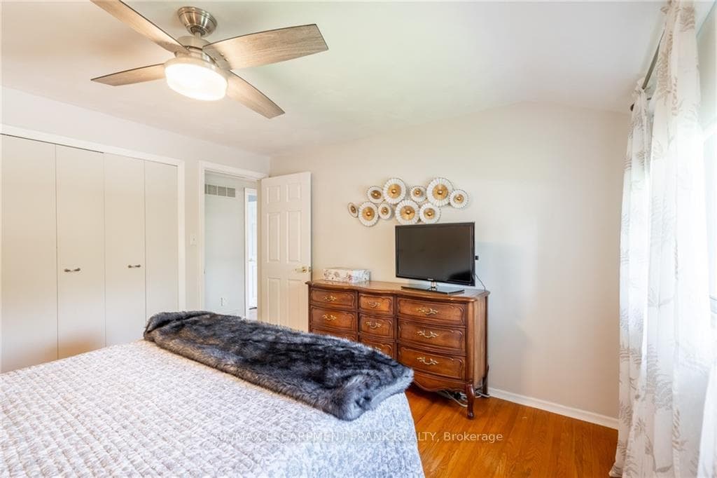 25 Price Avenue photo 22
