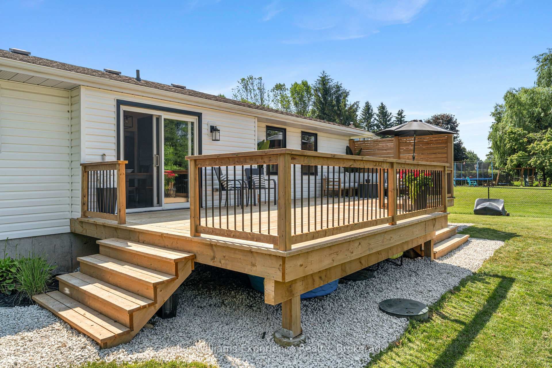 110 Mary Avenue photo 39