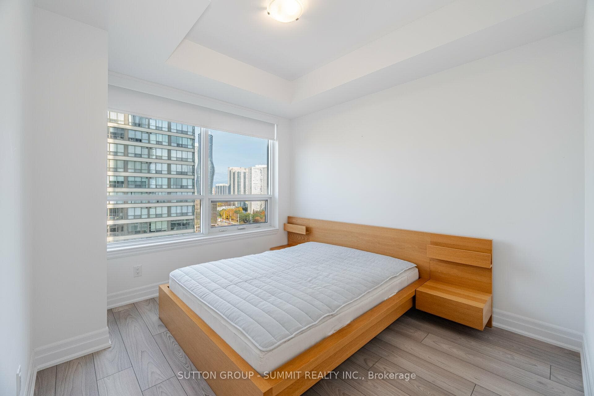 36 Elm Drive Unit 1510 photo 12