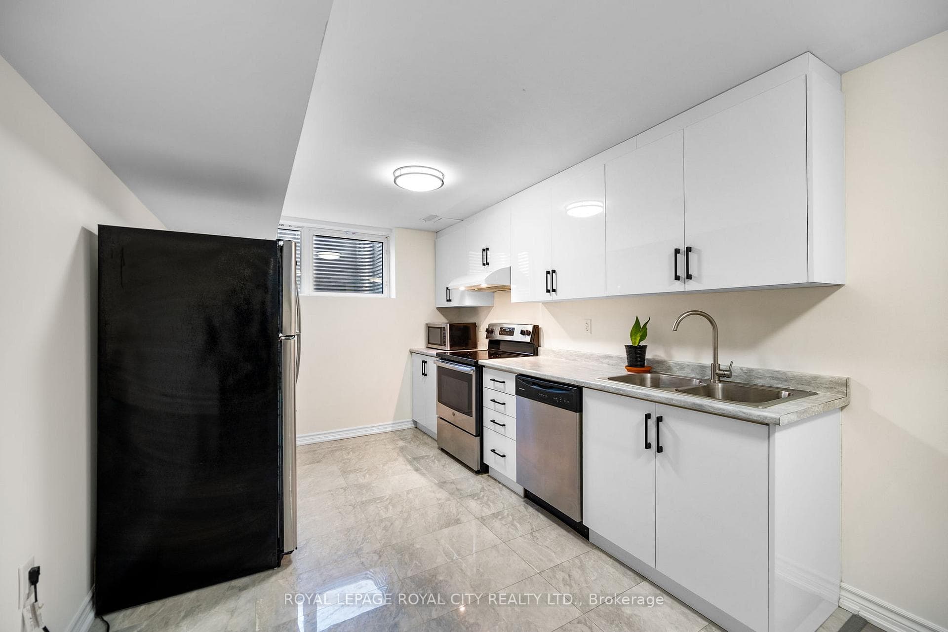 78 Couling Crescent photo 13