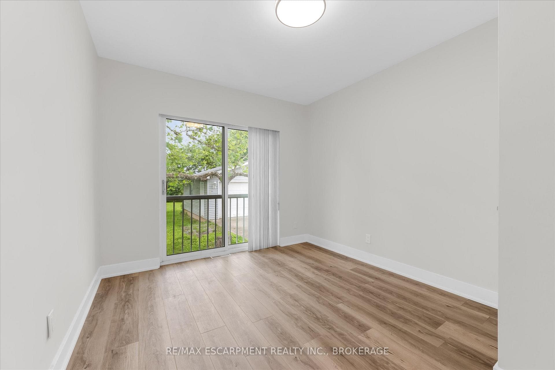 18 Bonavem Drive Unit 1 photo 10