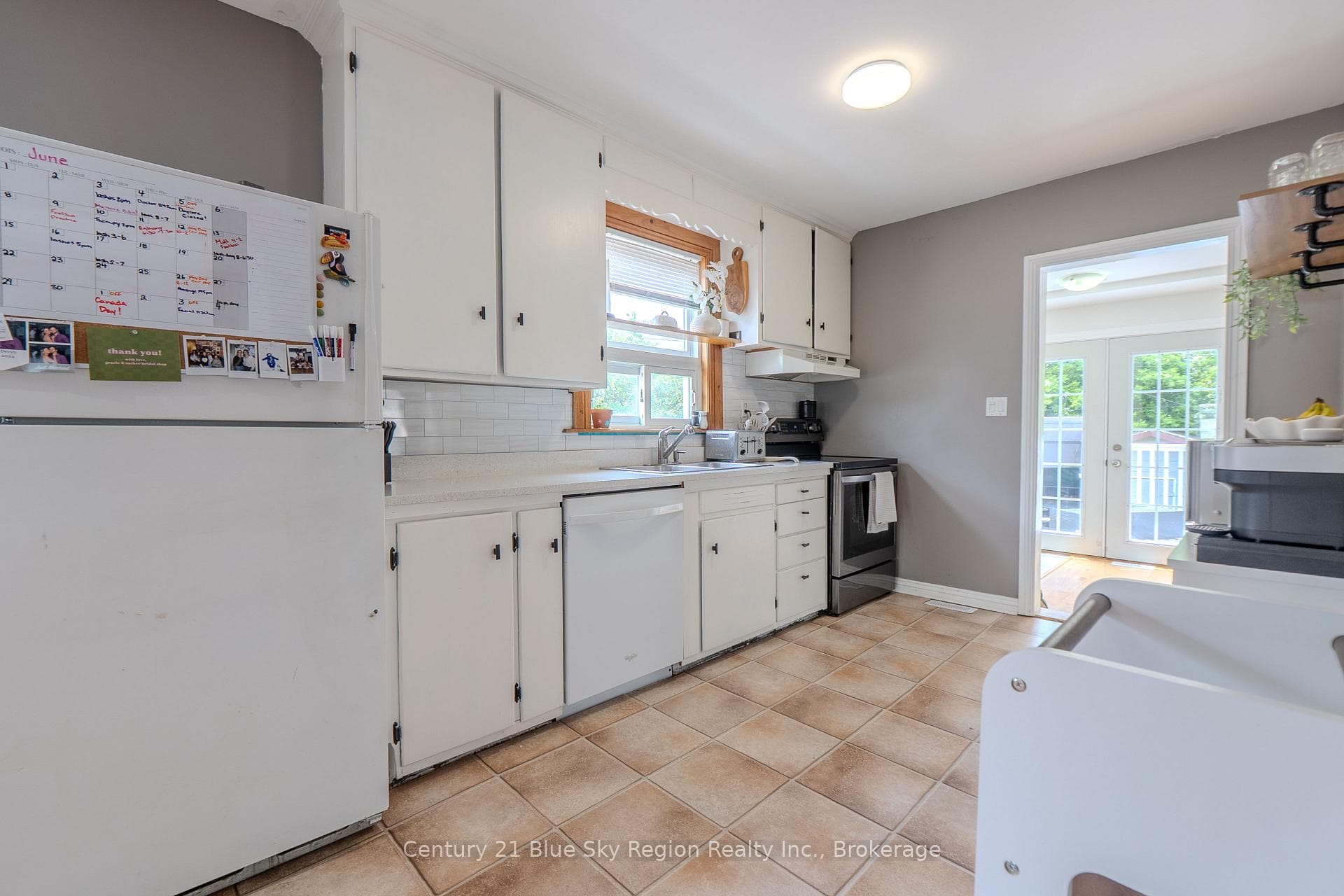 773 Worthington Street photo 11