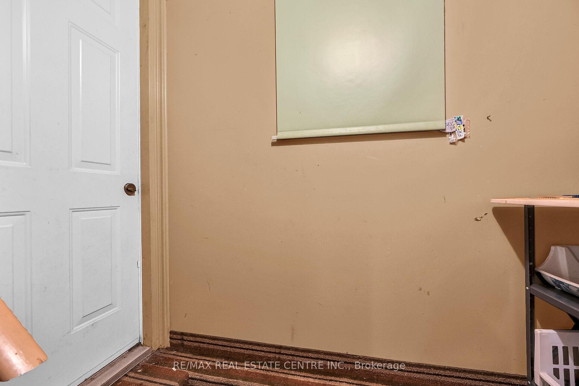 894 Garth Street photo 23