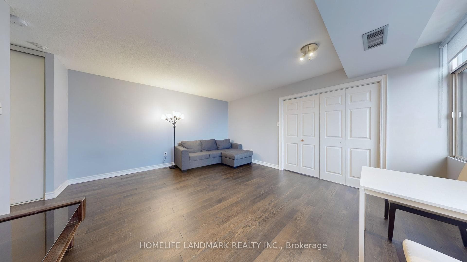 88 Alton Towers Circle Unit 806 photo 5