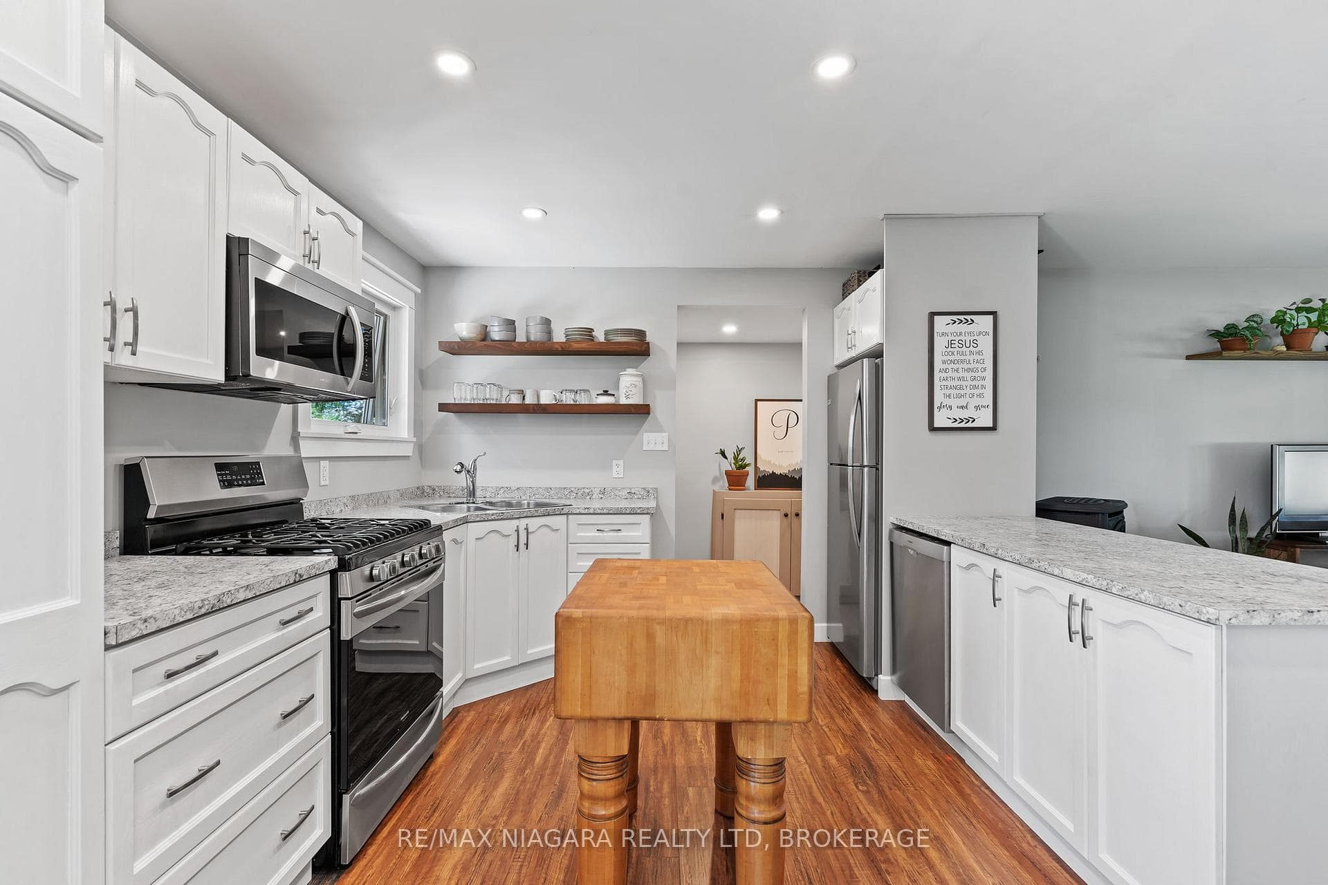 43092 Wills Road photo 10