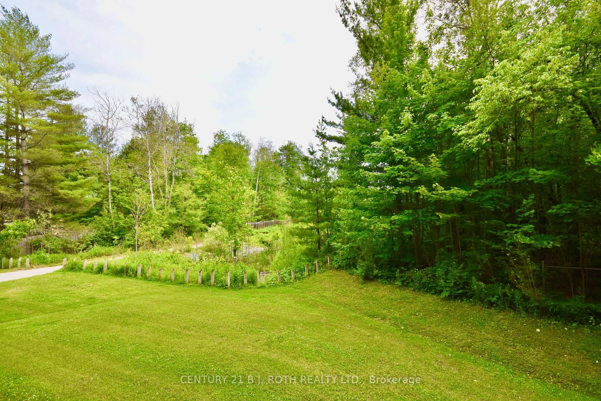 43 Ferndale Drive Unit 104 photo 13