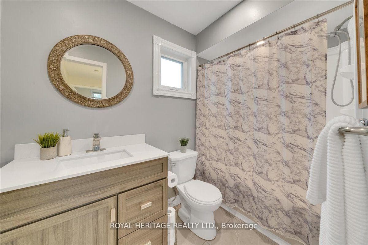 107 Clayton Crescent photo 20