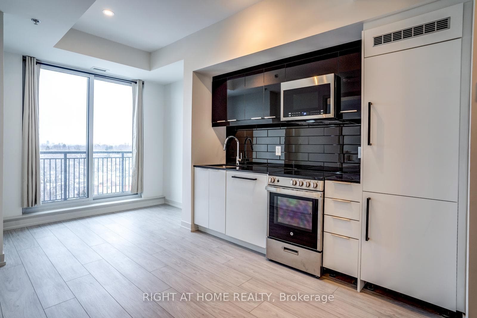 90 Glen Everest Road Unit 816 photo 5