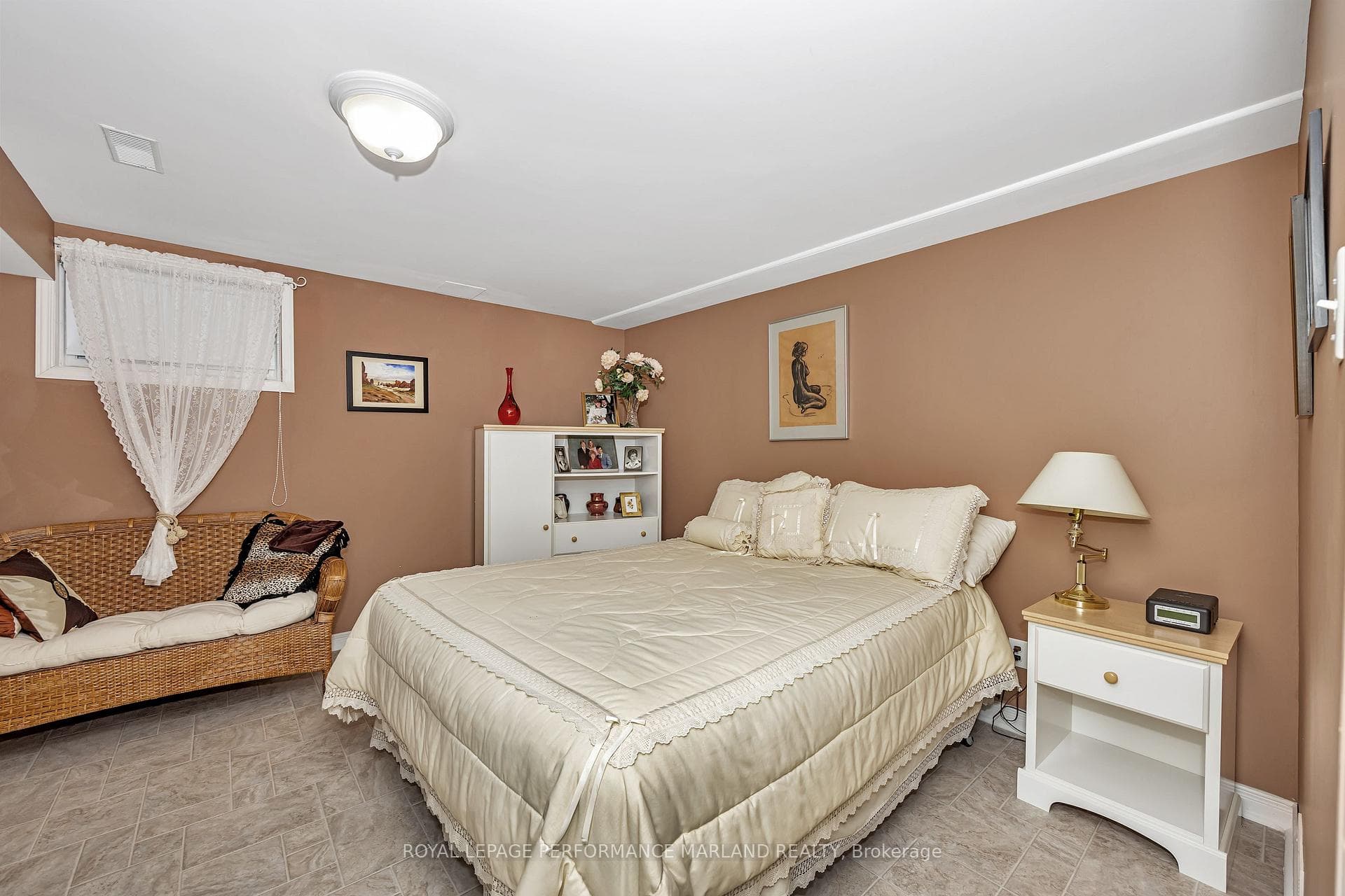 12 Glen Abbey Crescent photo 23