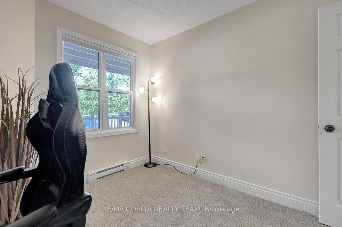 1099 Cadboro Road Unit 107 photo 20