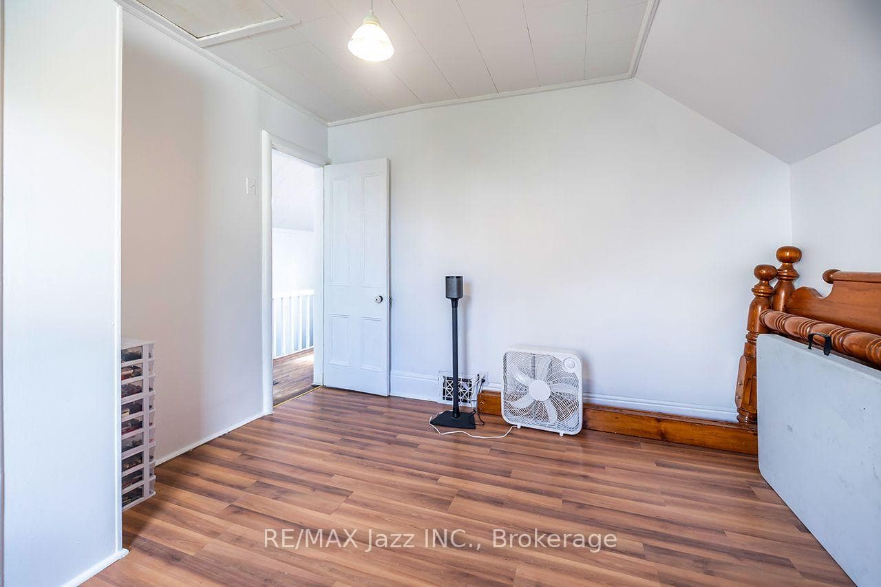 132 King Street photo 29