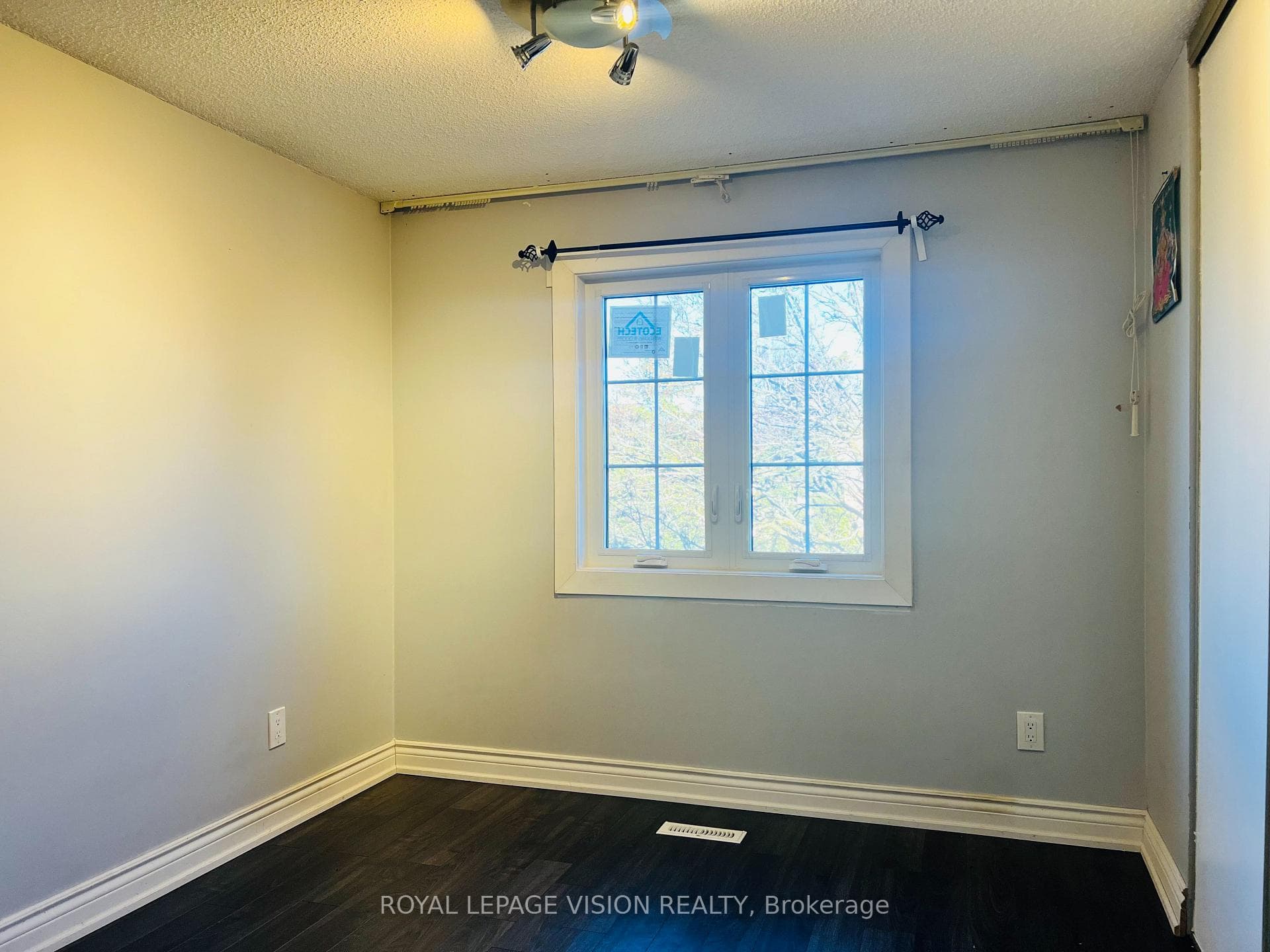 9 Empringham Drive photo 25