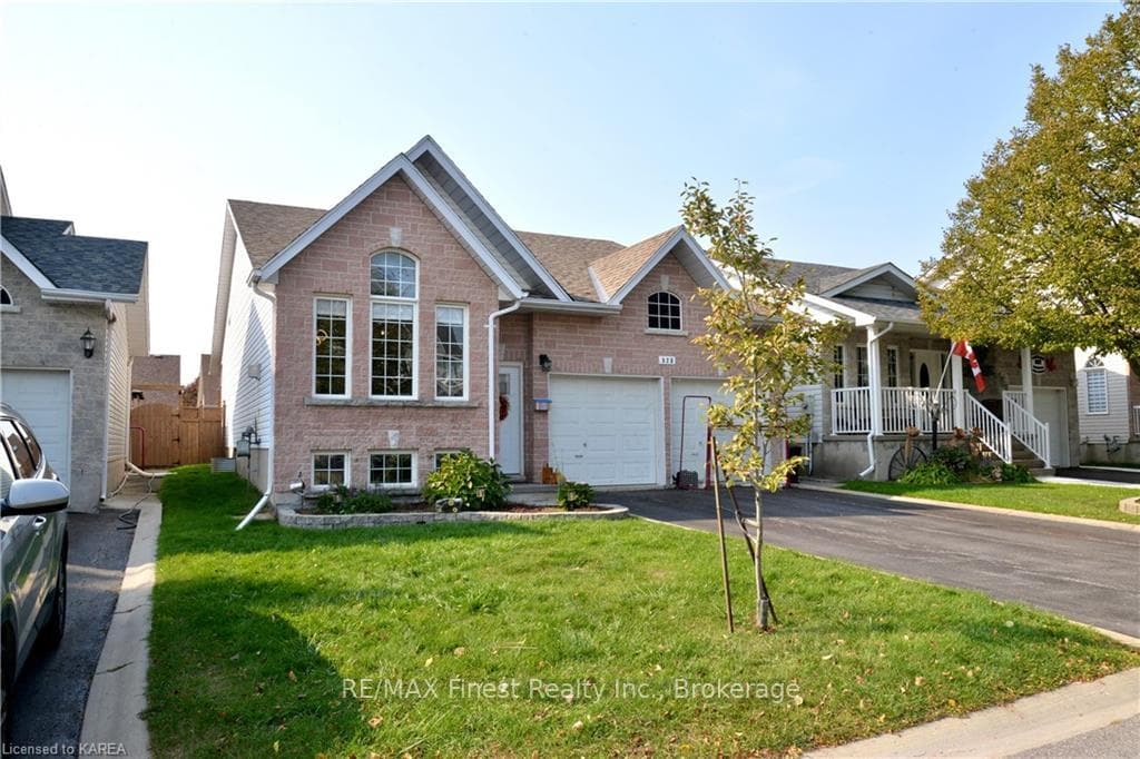 920 RAINBOW Crescent photo 2