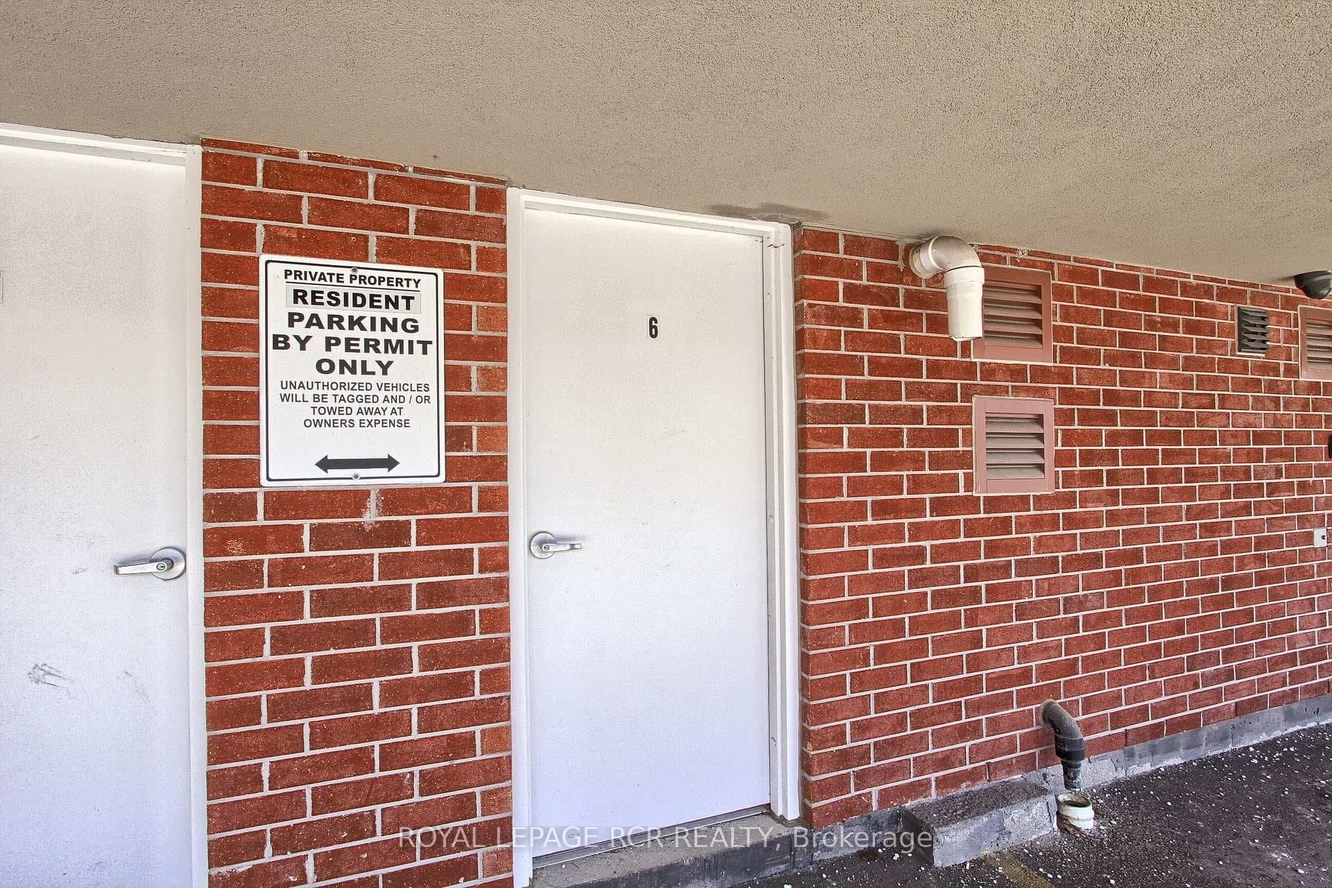 128 Barrie Street Unit 204 photo 31