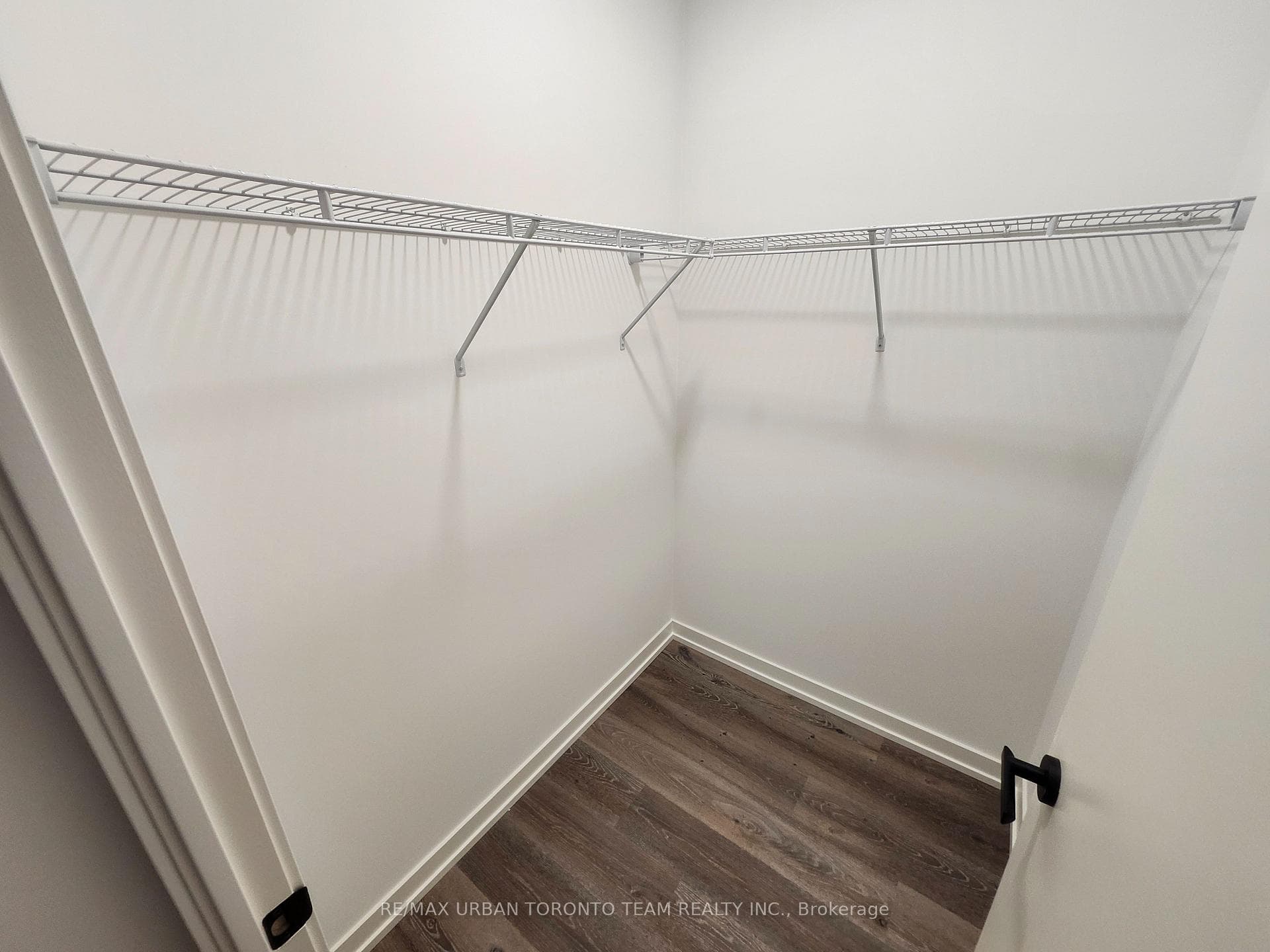 28 Interchange Way Unit 206 photo 8