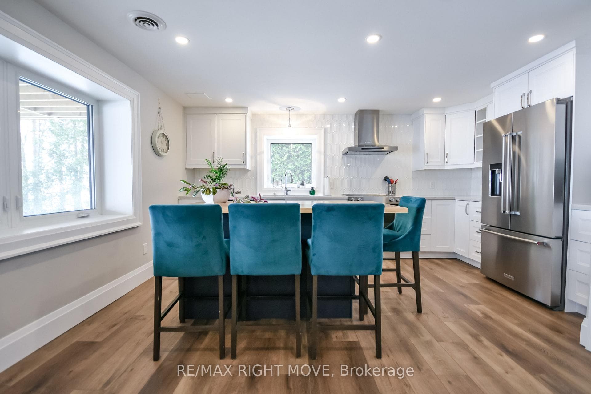 Beautiful second kitchen in lower level