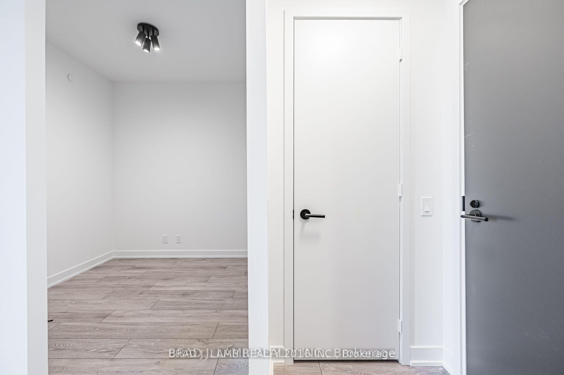 108 Peter Street Unit 1619 photo 8