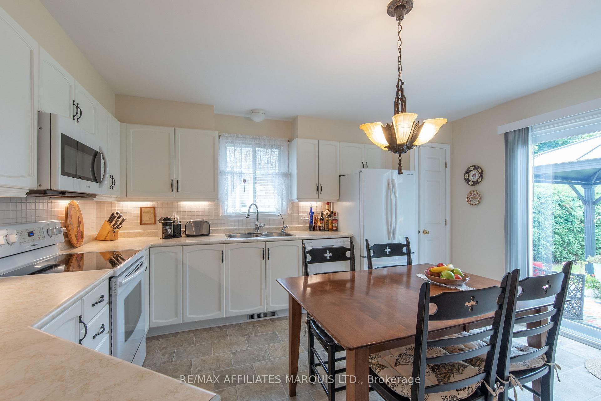 248 Northwoods Crescent photo 14