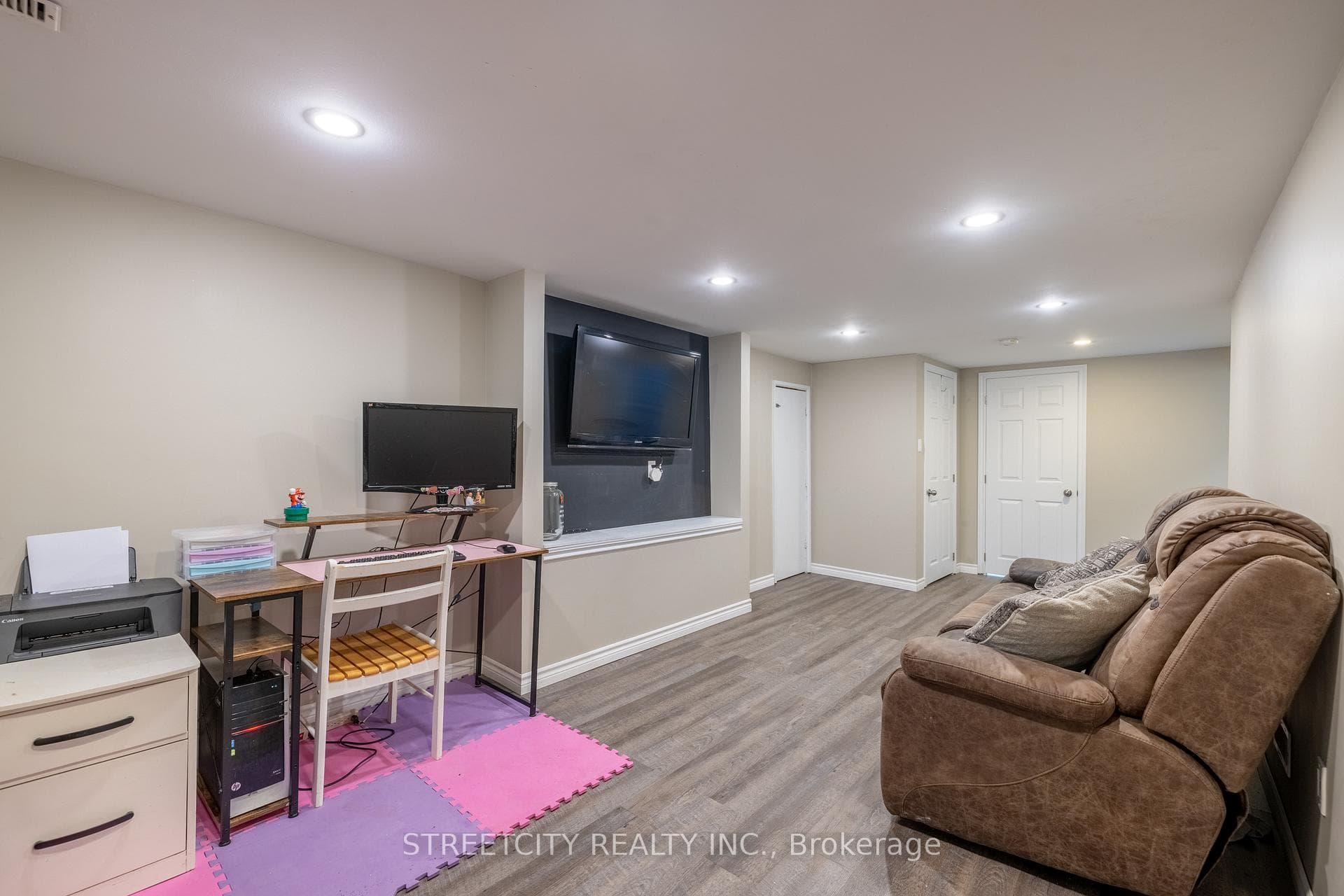 1682 Dale Street photo 23