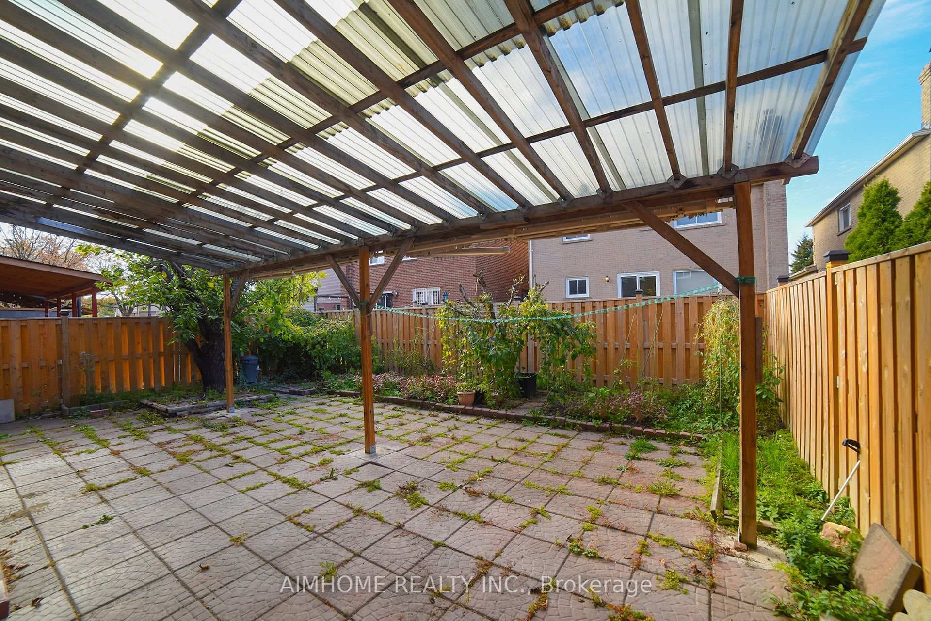 213 Hupfield Trail photo 45
