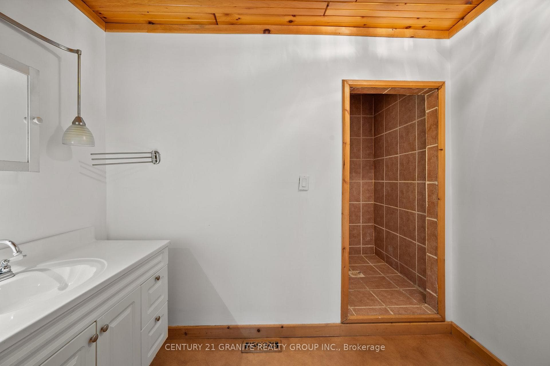 1217 Hybla Road photo 13